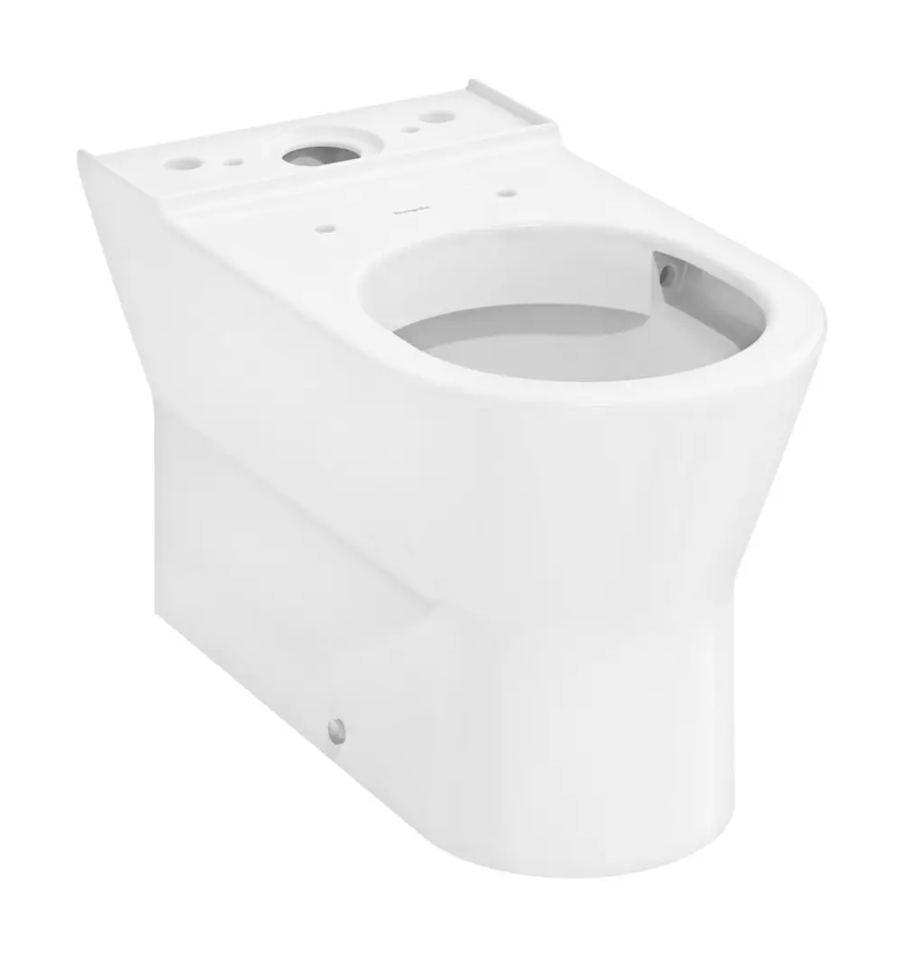 Weißes Stand-WC mit wandbündiger Bauweise und horizontalem Abgang. Es zeigt einen AquaChannel Flush und ist für einen aufgesetzten Spülkasten vorgesehen. Von Hansgrohe.